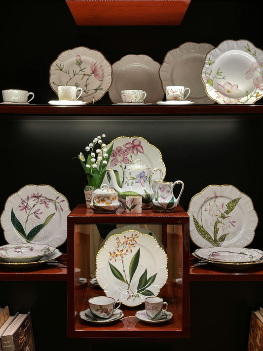 Blending Heritage with Modern Design: How to Incorporate Family Heirlooms into Contemporary Interiors